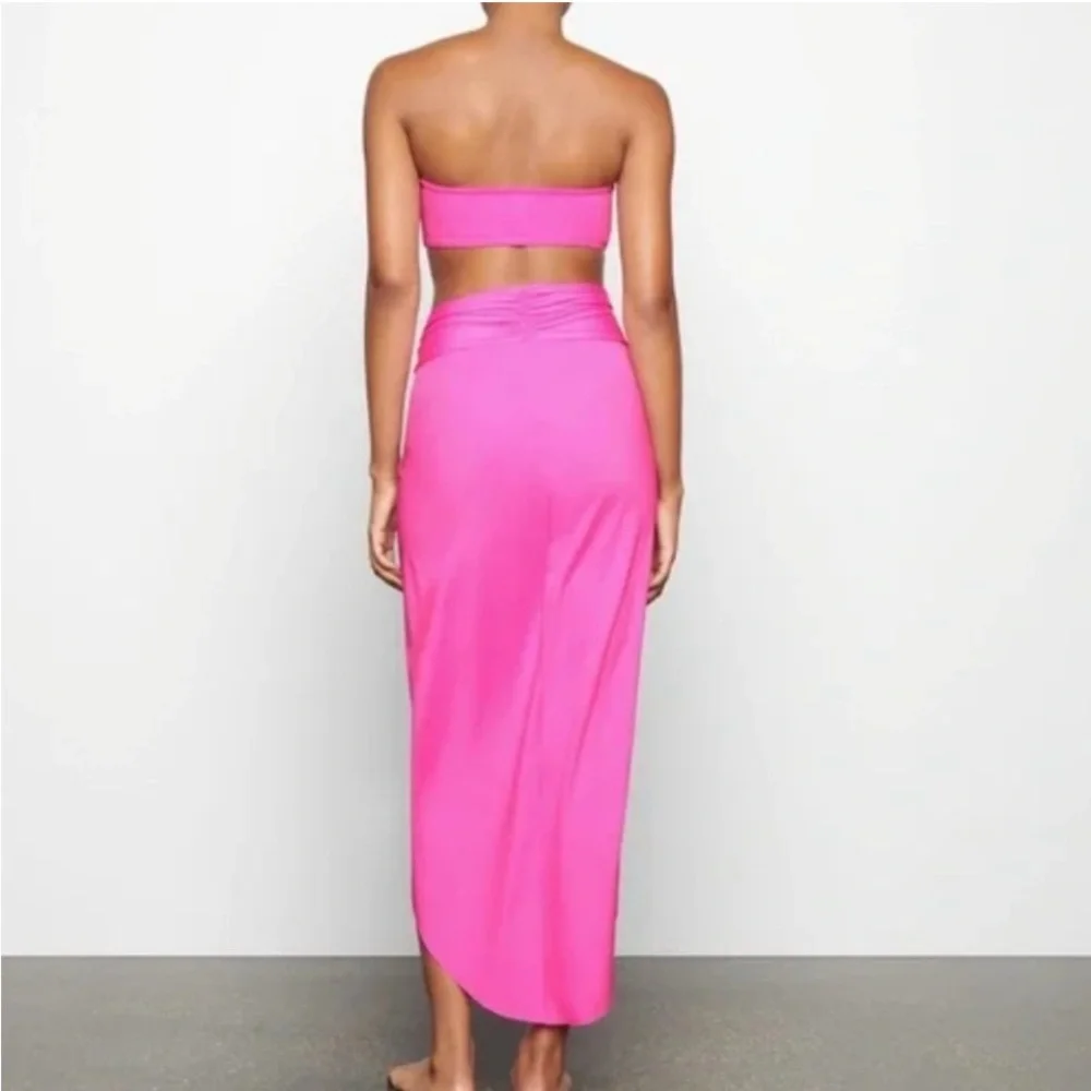 SKIMS chic fuchsia